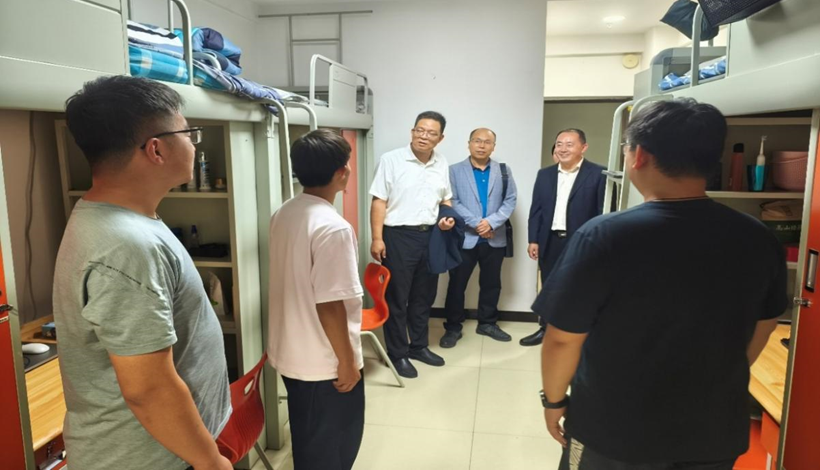 情暖新生宿舍，共筑温馨校园——学院开展新生宿舍慰问活动 